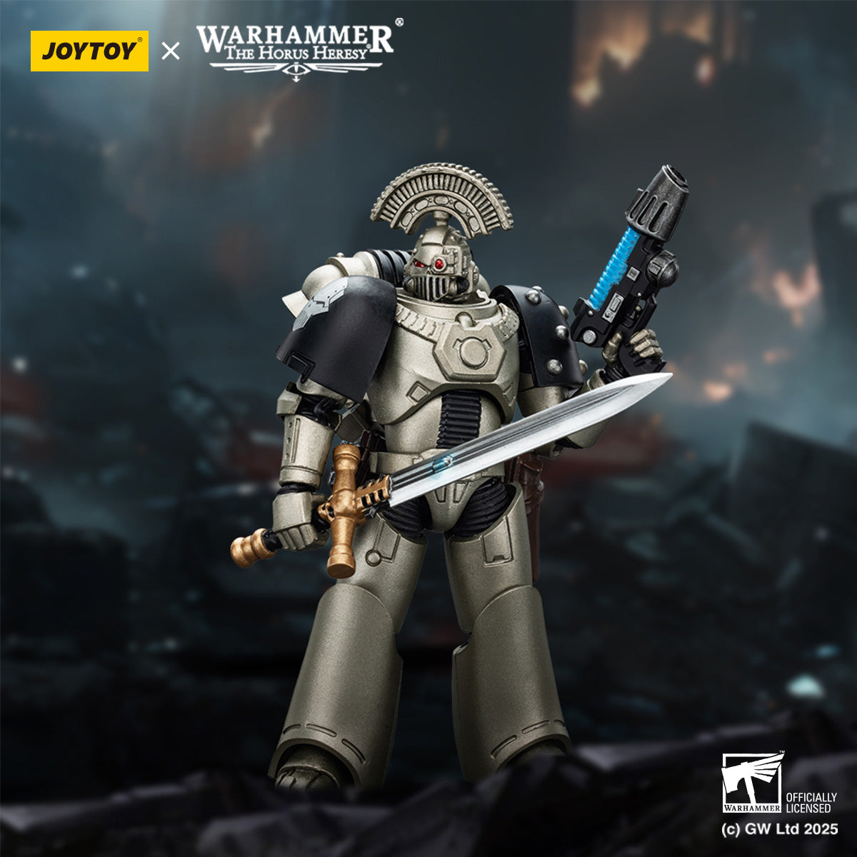 Iron WarriorsMKVI Tactical Sergeant with Power Sword and Plasma Pistol