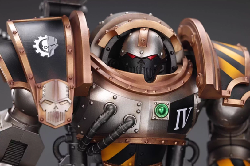 Pre-order Iron Warriors Iron Circle Domitar-Ferrum Class Battle-automata  with Karceri Battle Shield and Graviton Crusher